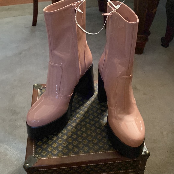 Gianni Bini Pink Patent Leather Platform Boots, Size 8, NEW - Picture 2 of 8